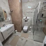 New 1-bdrm In Beautiful * Krakow