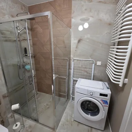 New 1-bdrm In Beautiful Appartement